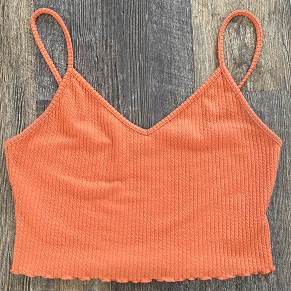 Forever 21 Tops - Forever 21 v neck cropped tank top